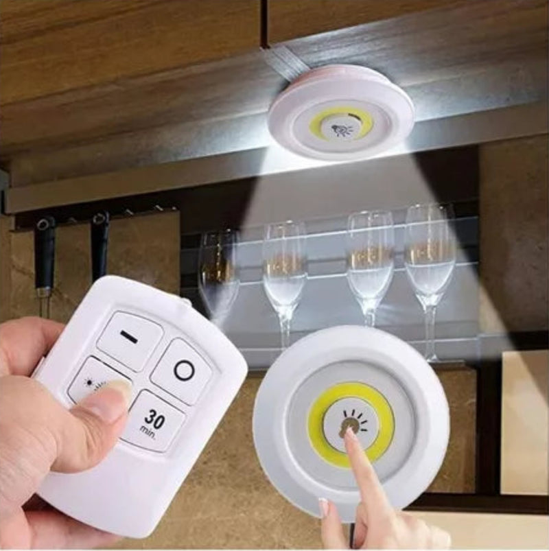 Luminária de LED com Controle Remoto